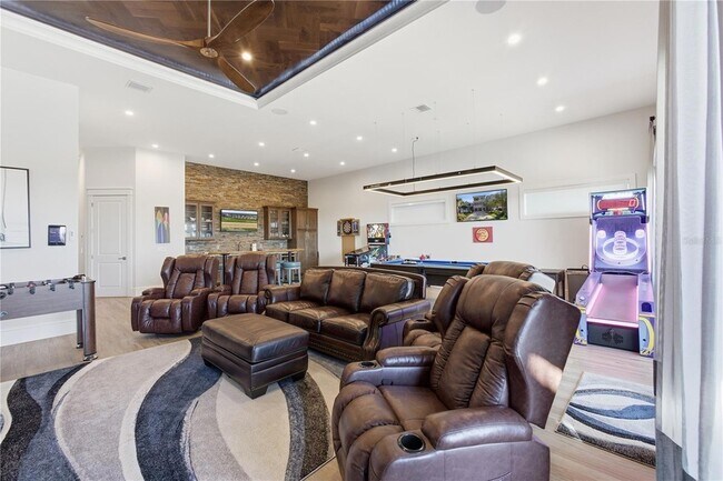 Building Photo - 340 Ocean Crest Dr