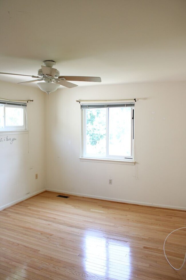 Building Photo - Conveniently Located- Three Bedroom Home Annapolis, MD
