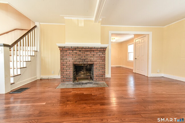 Building Photo - 6 Springdale St