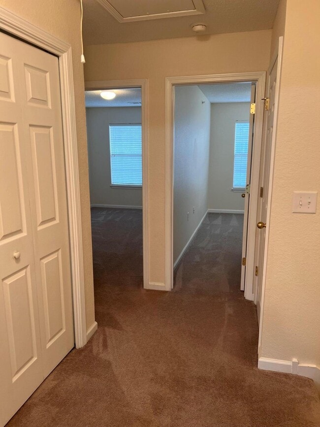 Building Photo - 240 Swaying Pine Ct