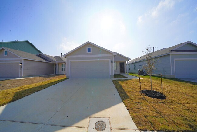 Building Photo - Gorgeous like-new home Available for Rent in Converse! Realtor Commission: $500