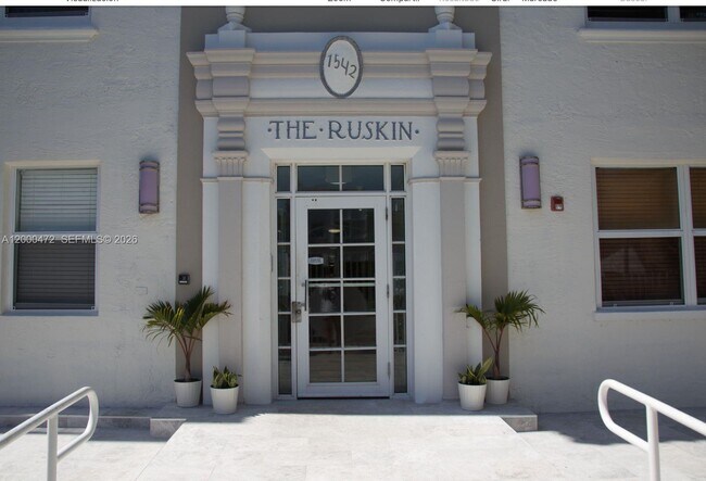 Building Photo - 1542 Drexel Ave