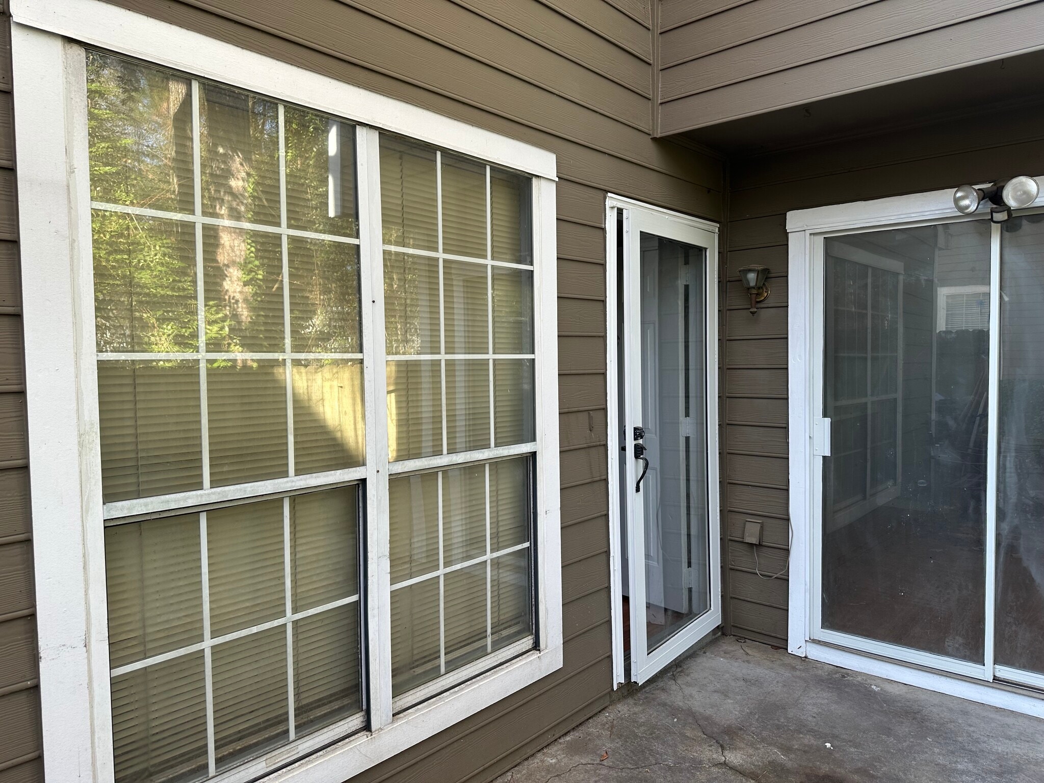 Building Photo - 1057 Rock Creek Ln