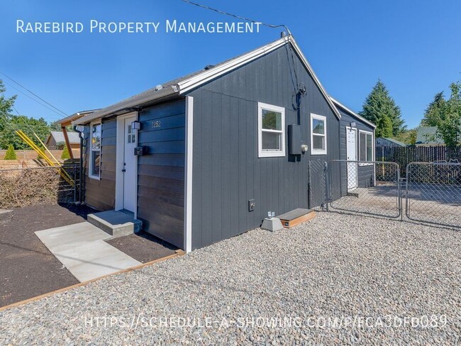 Building Photo - Adorable home for rent in SE Portland! Ope...