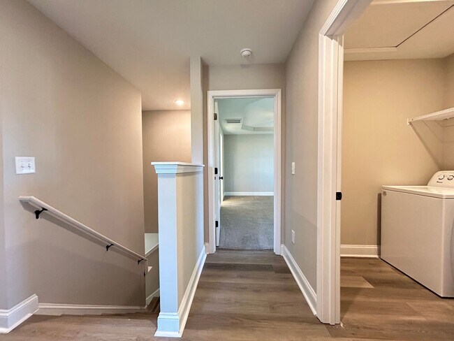 Building Photo - The Landing at Lewis Creek |