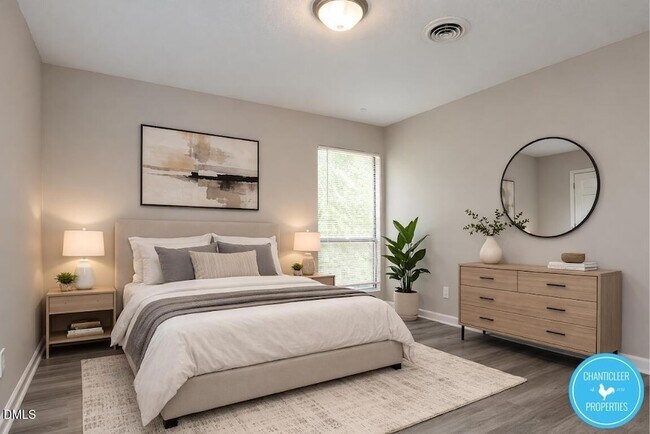 Building Photo - 122 Rectory St