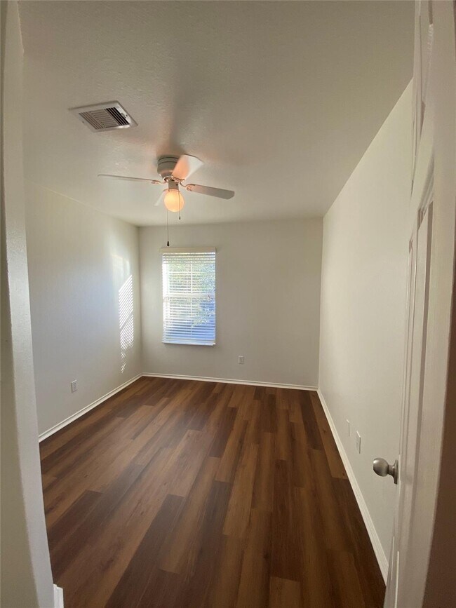 Building Photo - 16750 Libson Falls Dr