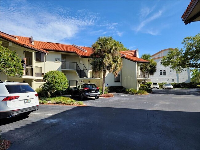 Building Photo - 1515 Pinellas Bayway S
