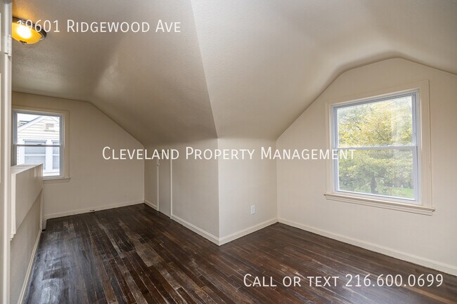 Building Photo - 19601 Ridgewood Ave
