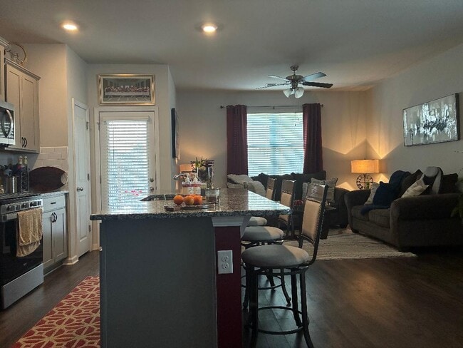 Building Photo - 830 Quaint Parish Cir