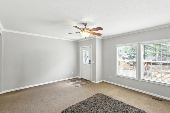 Building Photo - 13 Carlitos Ln