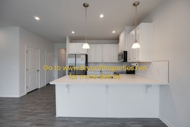 Building Photo - 632 Exmoor Dr