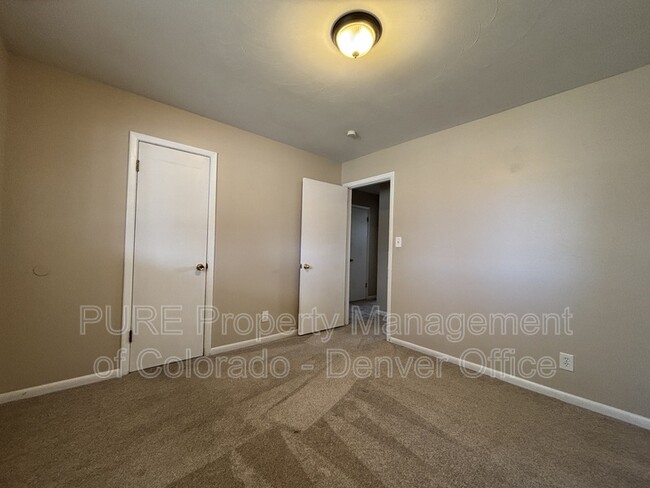 Building Photo - 150 S Cody Ct