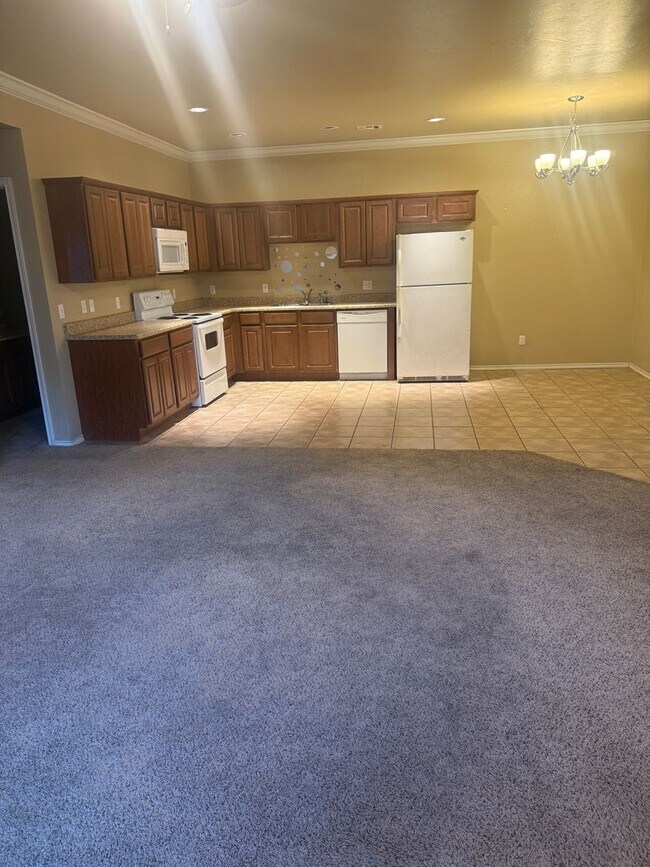 Building Photo - 10305 NW 38th Terrace