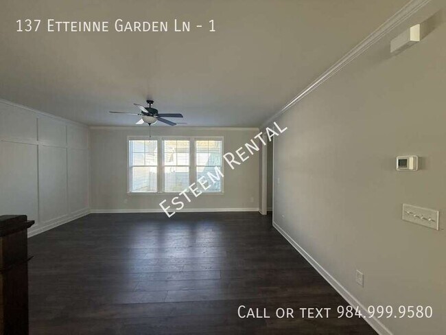 Building Photo - 137 Etteinne Garden Ln