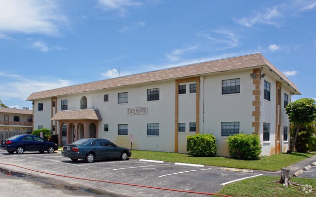 Building Photo - Twin Manor Apartments