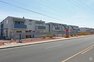 Building Photo - Bingham Blocks