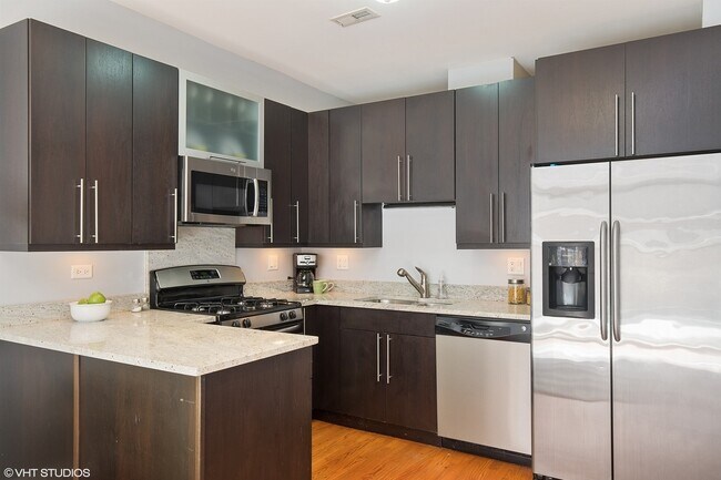 Building Photo - 1162 W Hubbard St