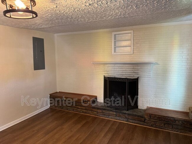 Building Photo - 1026 43rd St