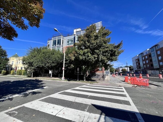 Building Photo - 340 Adams St NE