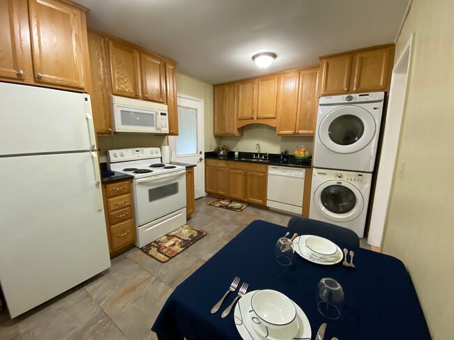 Building Photo - 303 Branham Ave SW