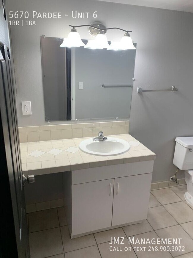 Building Photo - 5670 Pardee-Unit 6
