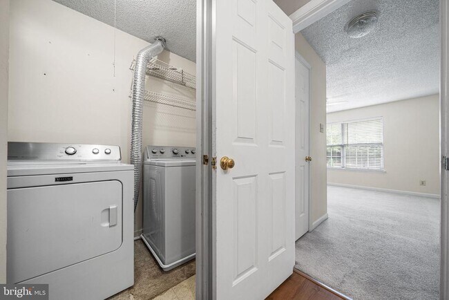Building Photo - 12109 Green Ledge Ct