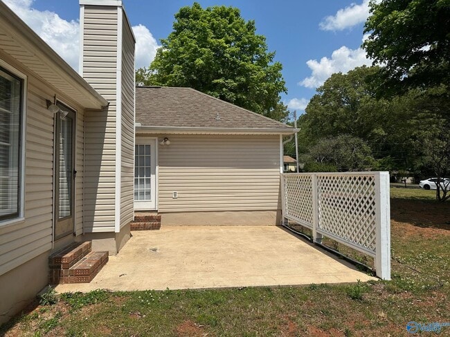 Building Photo - 101 Springfield Ln
