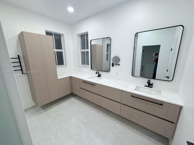 Building Photo - 11400 NW 75th Terrace