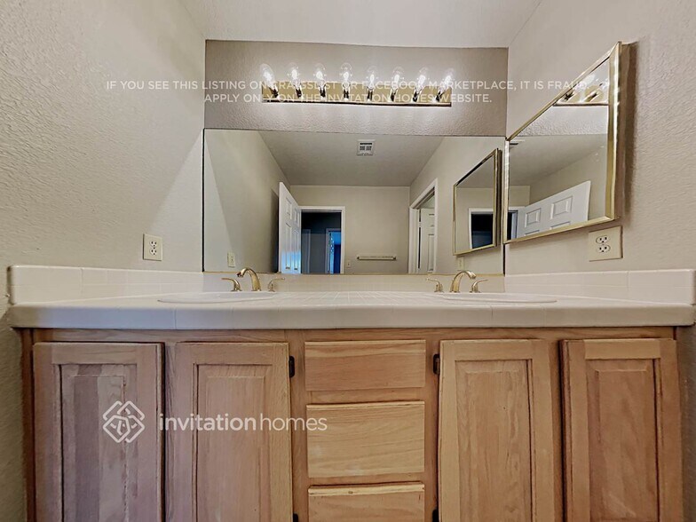 Building Photo - 2013 Loggerhead Rd
