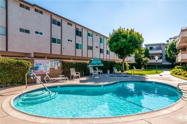 Building Photo - Modern Lomita Condo with Central A/C & Heat