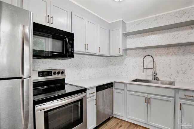 Building Photo - 51 Adkinson Dr