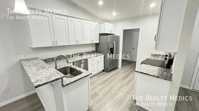 Building Photo - 8147 Cozumel Ln