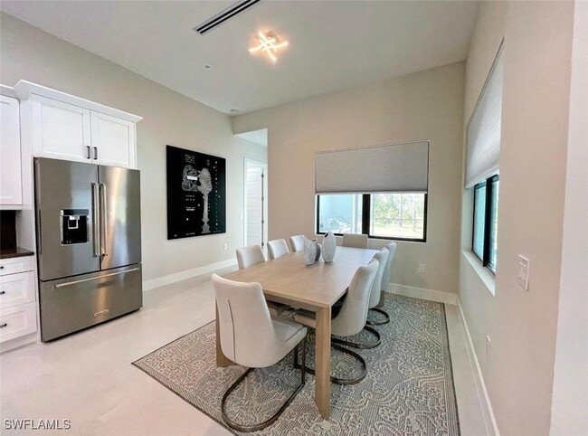 Building Photo - 687 23rd St SW