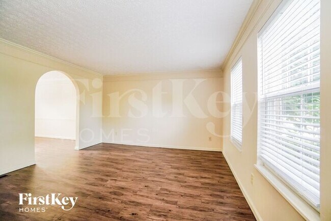 Building Photo - 784 Middlebury Way