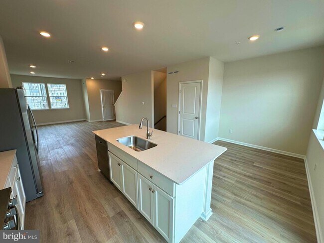 Building Photo - 172 Bell Ct