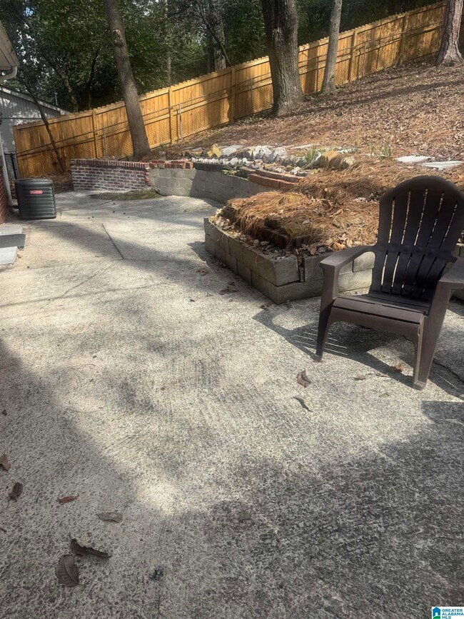 Building Photo - 4035 Montclair Rd