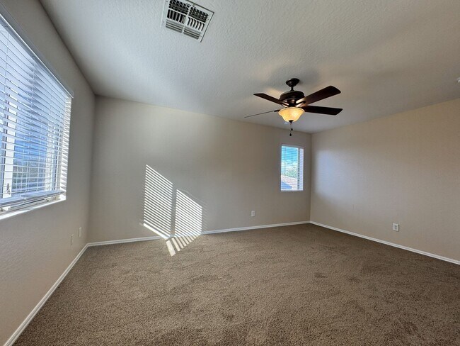 Building Photo - 4 BEDROOM HOME IN TUSCANO