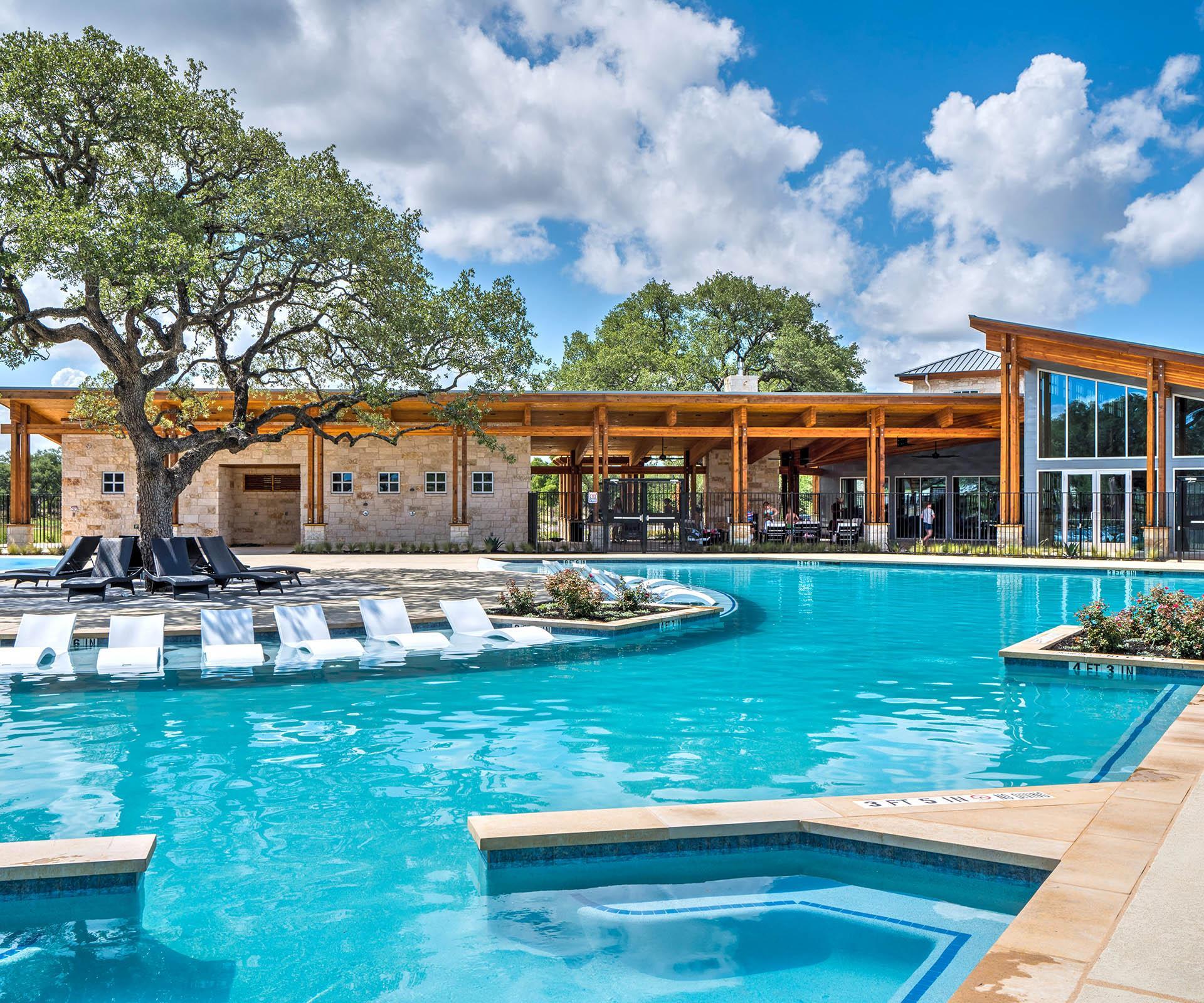 Building Photo - 300 La Joya Pass