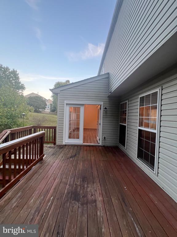 Building Photo - 10 Jolie Ct