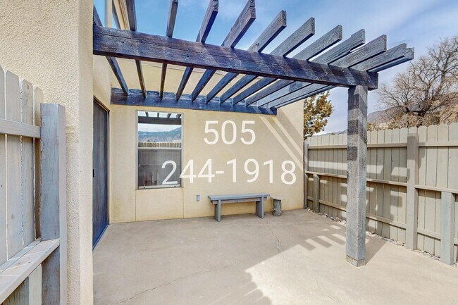 Building Photo - 876 Tramway Ln Ct NE