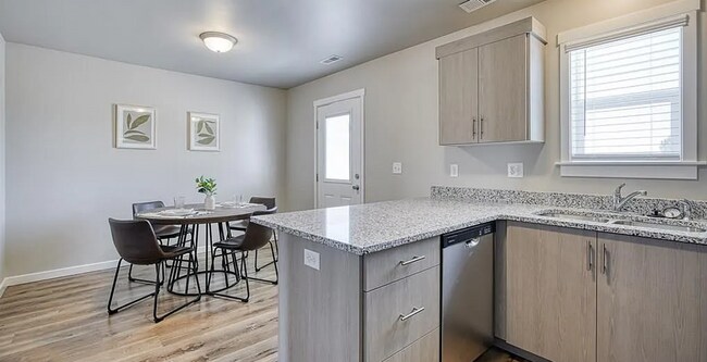 Building Photo - Modern 3-Bedroom Home with Resort-Style Amenities