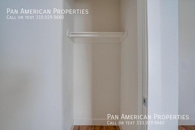 Building Photo - 6621 1/4 Crenshaw Blvd.-