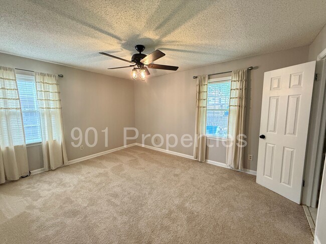 Building Photo - 6080 Barrentine Dr