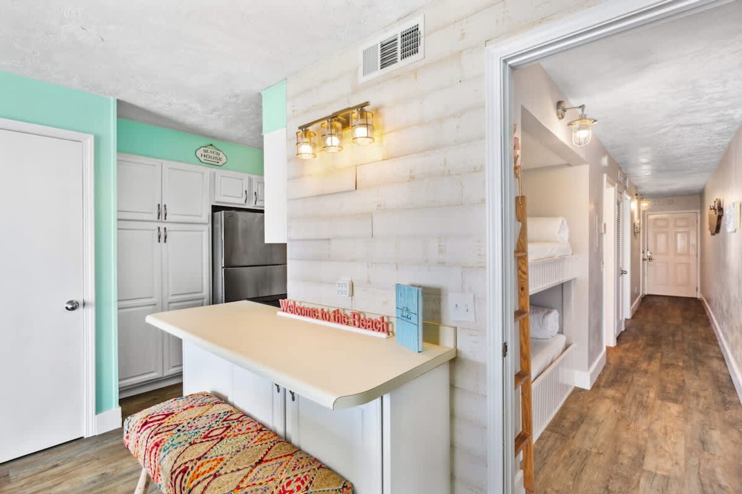 Building Photo - 8743 Thomas Dr