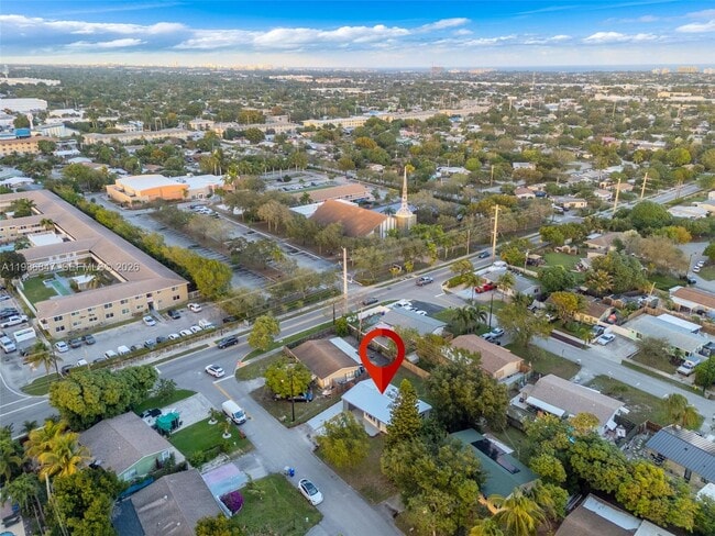 Building Photo - 3180 NE 10th Terrace