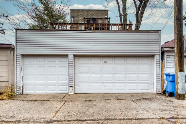 Building Photo - 1541 W Roscoe St