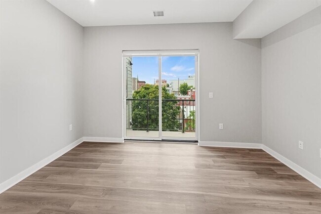 Building Photo - 475 Communipaw Ave