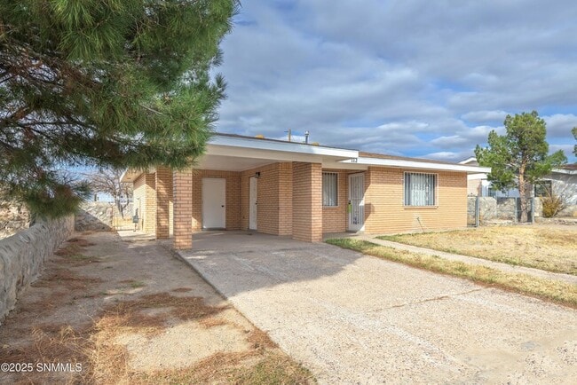 Building Photo - 112 Romero Dr