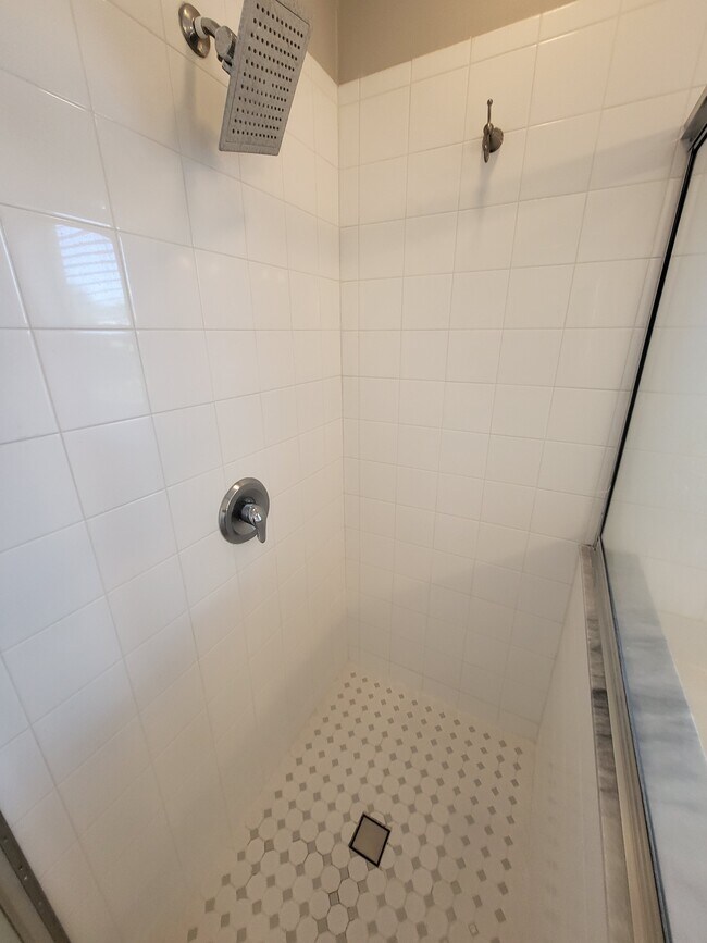 Building Photo - 1008 NW 12th Terrace